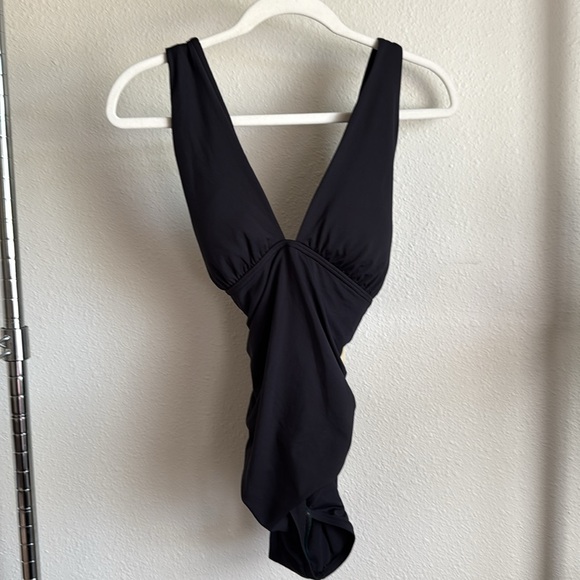 MICHAEL MICHAEL KORS Black Swim suit. - Picture 3 of 10